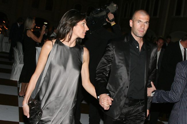 حَلم باقتناء حذاء رياضي في طفولته وتزوّج راقصة.. زيدان، الجزائري الذي صنع مجد فرنسا وريال مدريد