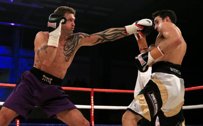 بينهم عربي توفي بعد “ضربة قاضية”.. 10 لاعبين فقدوا حياتهم في حلبات الملاكمة