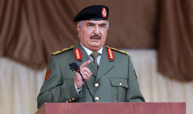 دق إسفين في حكومة الدبيبة أم توحيد الجيش الليبي.. ماذا يريد ذراع حفتر اليمنى من زيارته لطرابلس؟