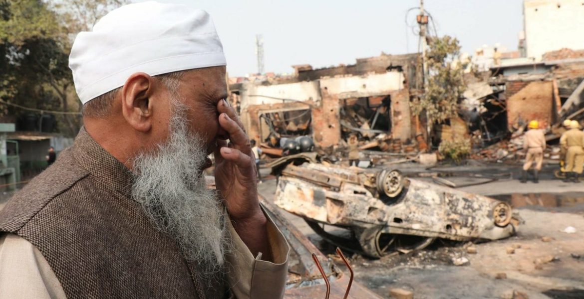 عاجزون عن التدين والثورة.. هل ينطبق قانون الاستبدال الإلهي على الجيل الحالي من المسلمين؟