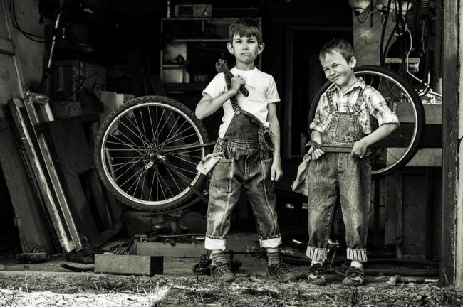 الطليان أول من وضع فكرتها، وانفجار بركان إندونيسي سرّع بظهورها.. قصة اختراع الدراجة الهوائية