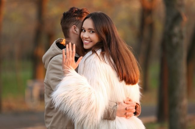 “بيبي وكتكوتي” وصور رومانسية خاصة.. لماذا نتعامل مع فترة الخطوبة على أنها زواج؟!