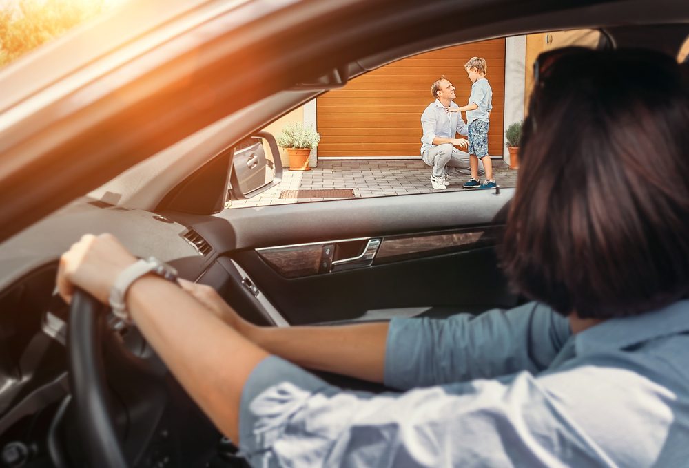 يجب على الأبوين التعامل باحترام متبادل للحفاظ على نفسية أطفالهما/ shutterstock