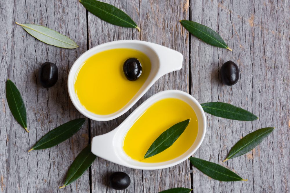 زيت الزيتون \ shutterstock