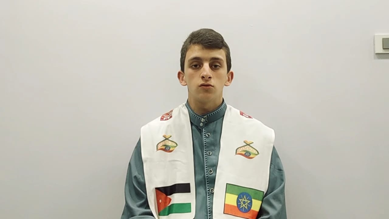 تخوف من تصنيفه كـ “متدين” ورحلة عمرة غيرت حياته.. صاحب المركز الأول بمسابقة القرآن يحكي كواليس فوزه