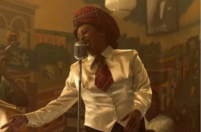 ابنها اكتشف الوفاة.. العثور على بطلة فيلم “إلفيس” ميتة بمنزلها، والشرطة تطالب بتشريح الجثة