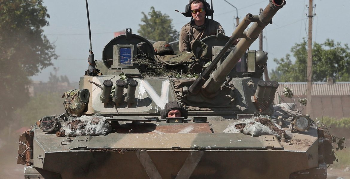 “اقصفوا هذا الجسر فهو هدف مشروع”! قائد سابق في الناتو يدعو لضرب موقع يربط بين روسيا وشبه جزيرة القرم