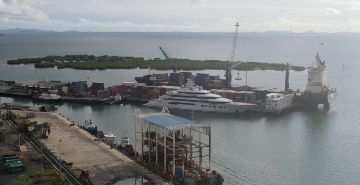 أمريكا تضع يدها على جوهرة روسية “لا تقدّر بثمن”! كانت على متن يخت فاخر لملياردير روسي