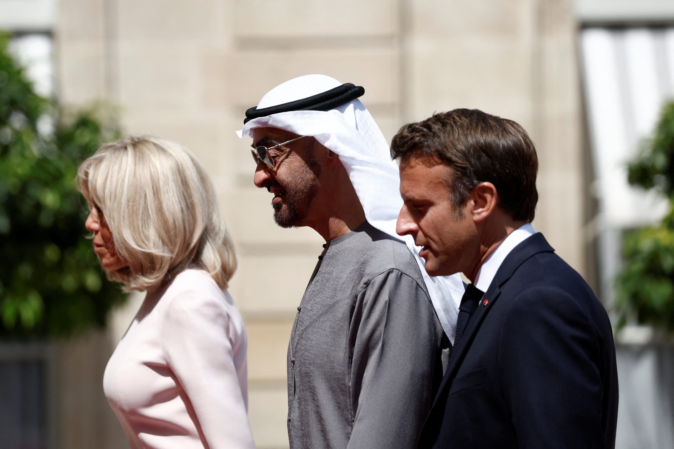 تزامناً مع زيارة محمد بن زايد.. موقع فرنسي: العمل على توقيع اتفاق استثماري ضخم بين باريس والإمارات