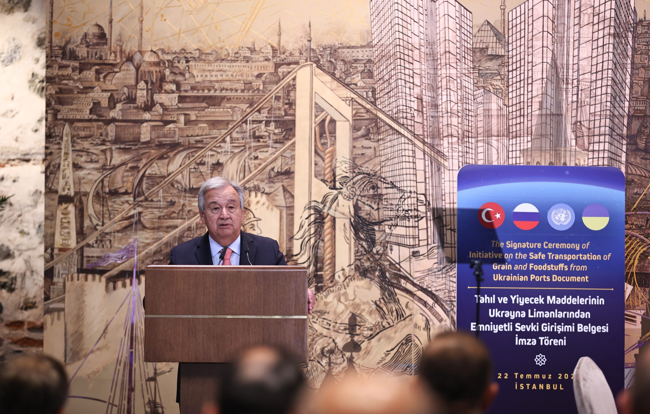 توقيع اتفاق تاريخي يسمح بتصدير الحبوب من أوكرانيا للعالم.. رعته تركيا وحظي بصدى دولي واسع (صور)