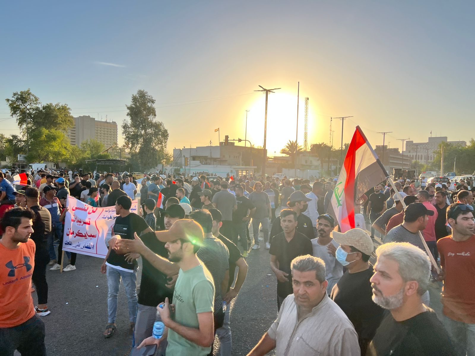محتجون عراقيون يقتحمون المنطقة الخضراء ببغداد / الأناضول