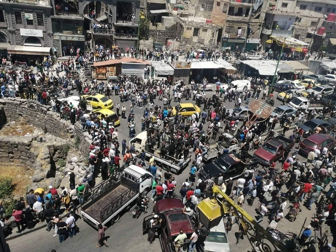 17 قتيلاً في اشتباكات “نادرة” بالسويداء السورية.. اندلعت بين الأهالي وعصابة موالية لنظام الأسد