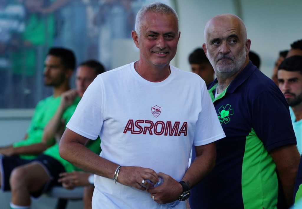 مورينيو شاهد على زواج مشجع - gettyimages