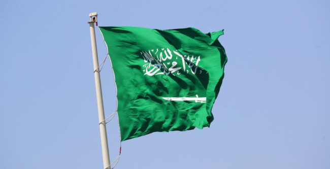 بعد أيام من قتل صيدلي مصري بالمملكة.. سعودي يطلق النار على طبيب مصري، ويطعنه بسلاح أبيض في المستشفى