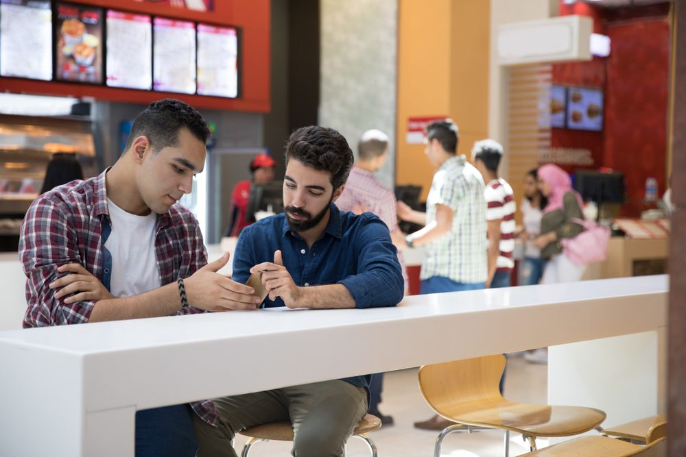 “الجيجات مش سلع”.. المصريون يريدون إنترنت بلا حدود والحكومة ترى أنه “يفتح باب السرقة”، كيف ذلك؟