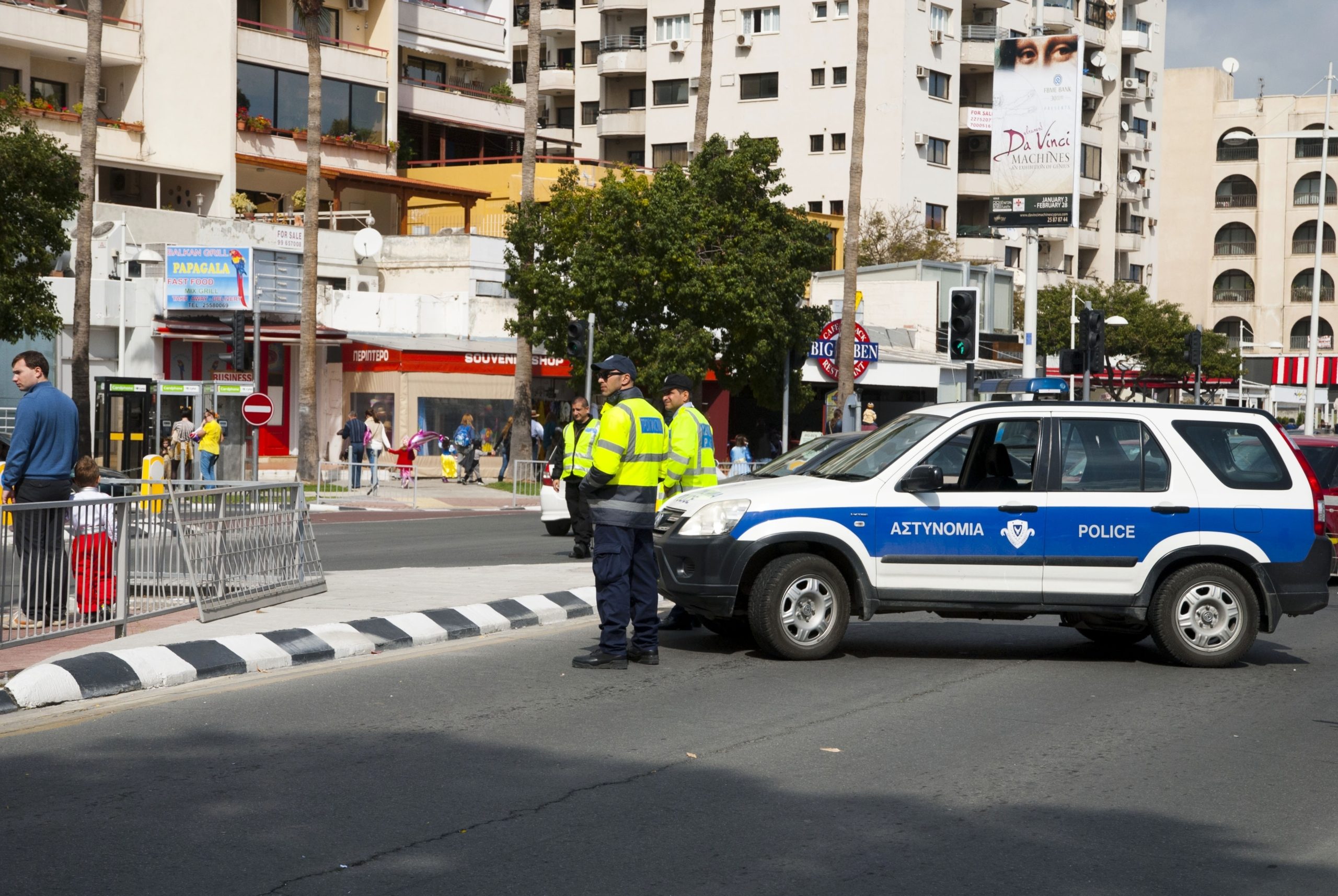 قبرص عنصرية لاجئون