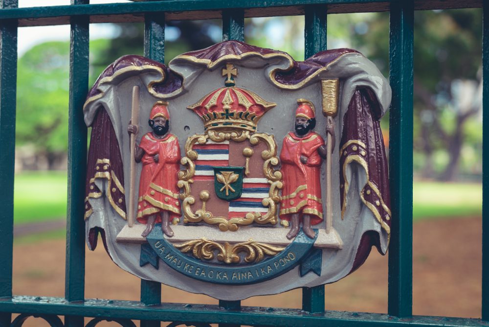 هكذا أصبحت هاواي ولاية أمريكية - الصورة لشعار مملكة هاواي - Shutterstock