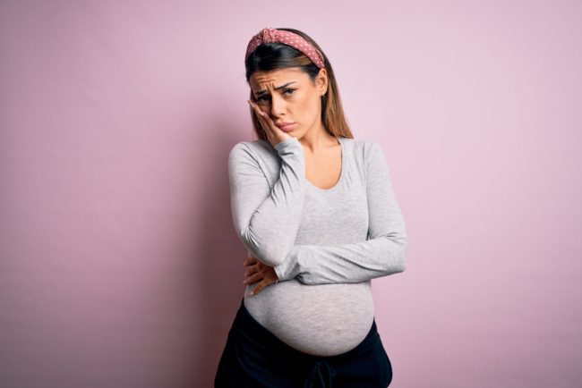 قد تمتد منكِ إلى طفلك، وأحياناً تسبب الولادة المبكرة.. مشاكل الأسنان التي يمكن أن تواجهها المرأة بسبب الحمل