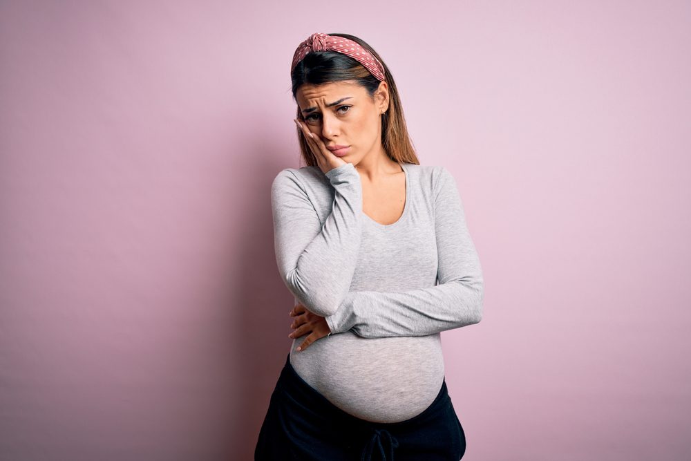 Shutter Stock/ ألم الأسنان عند الحامل