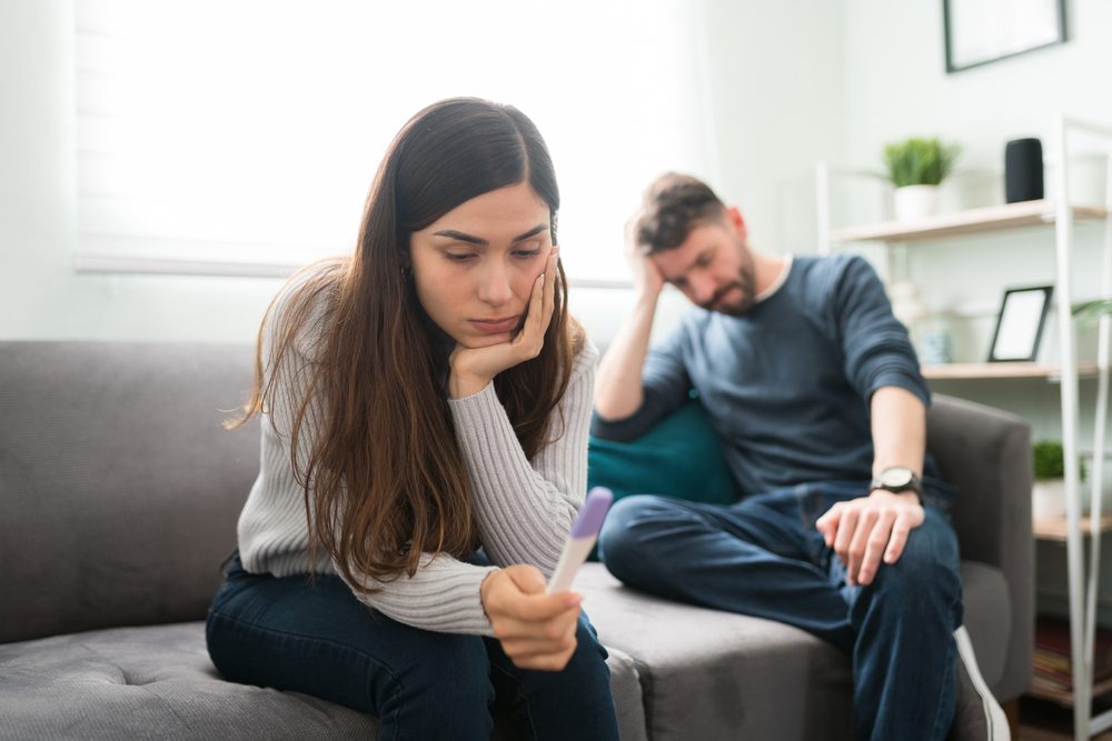 قد لا تستطيع كثير من السيدات التمييز بين أعراض الحمل واكتئاب الحمل/ shutterstock