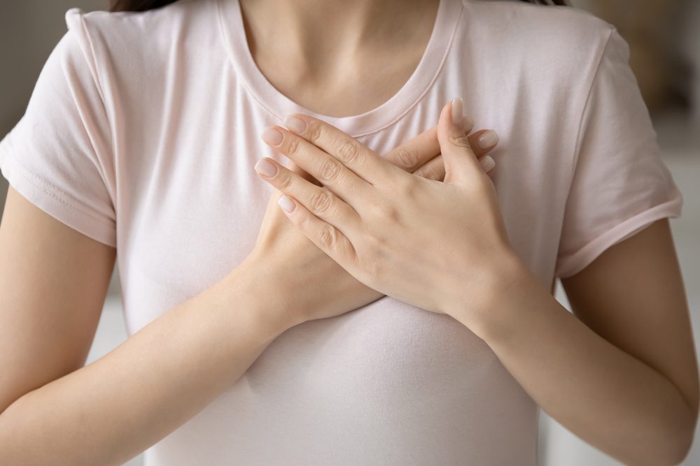 الشعور بالتعاطف مع الآخرين قد يدفعنا للألم - ShutterStock