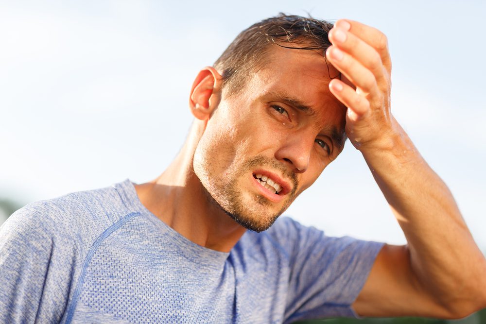 بينها الصداع والشعور بالدوار الشديد.. أعراض الإجهاد الحراري خلال فصل الصيف التي يجب عليك الحذر منها