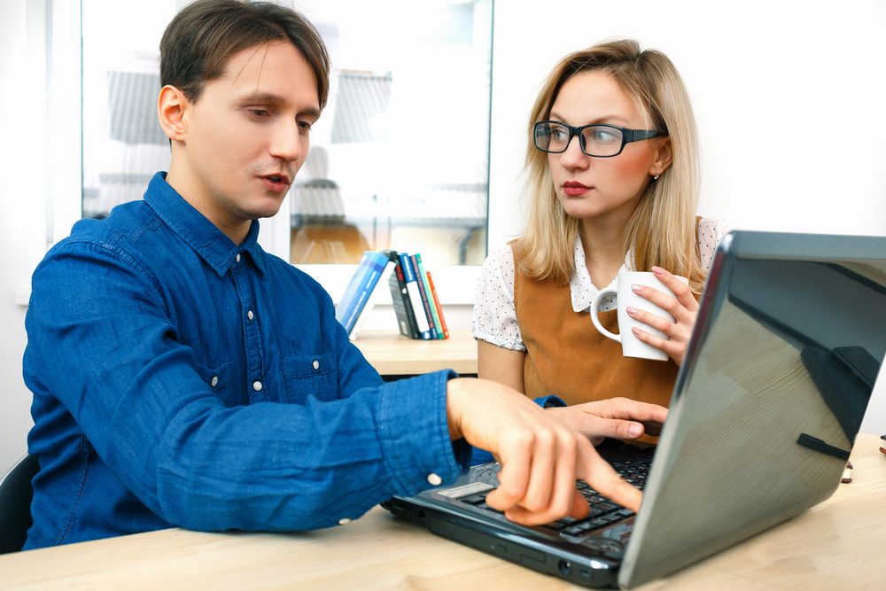 عن "المانسبلينيغ" أو التنظير الذكوري - Shutterstock