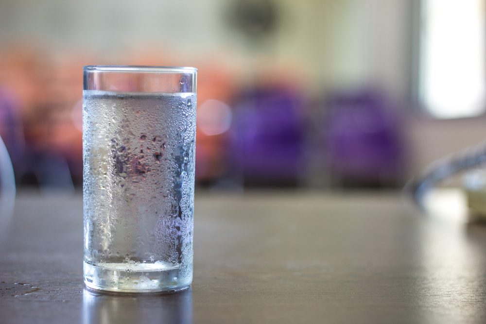لا يجب أن يتم تناول الماء شديد البرودة بعد بذل الجهد البدني الشديد - ShutterStock