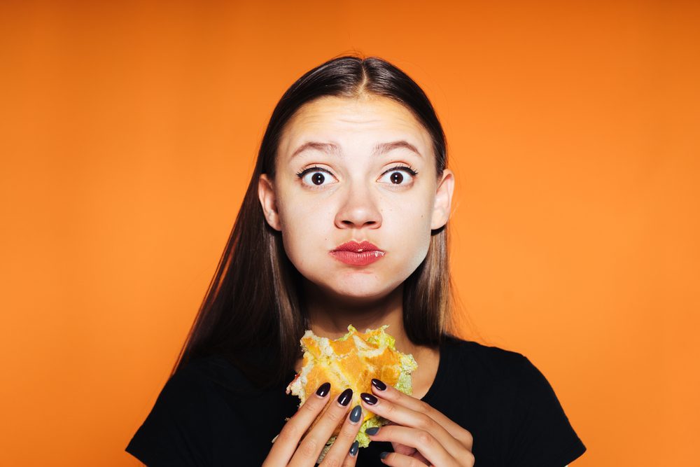 بالغت في تناول الطعام غير الصحي خلال العيد؟ هذه المشروبات والوجبات الخفيفة ستساعدك على الشعور بالتحسُّن