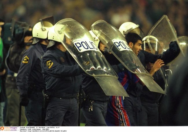 “الهجوم” و”الدفاع” و”القذائف”.. كيف شكّلت الحرب العالمية لغة كرة القدم الحالية؟