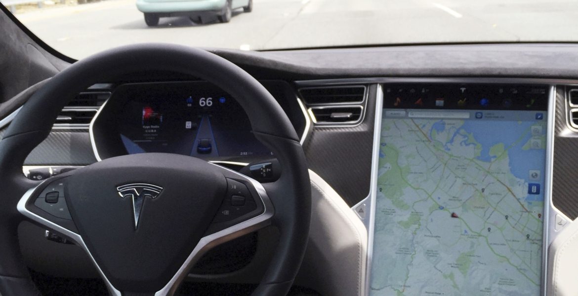 زعمت أنها قطعت مسافة مثل محيط الأرض.. شركة تأجير سيارات تحتال على عملائها لجني أموال إضافية