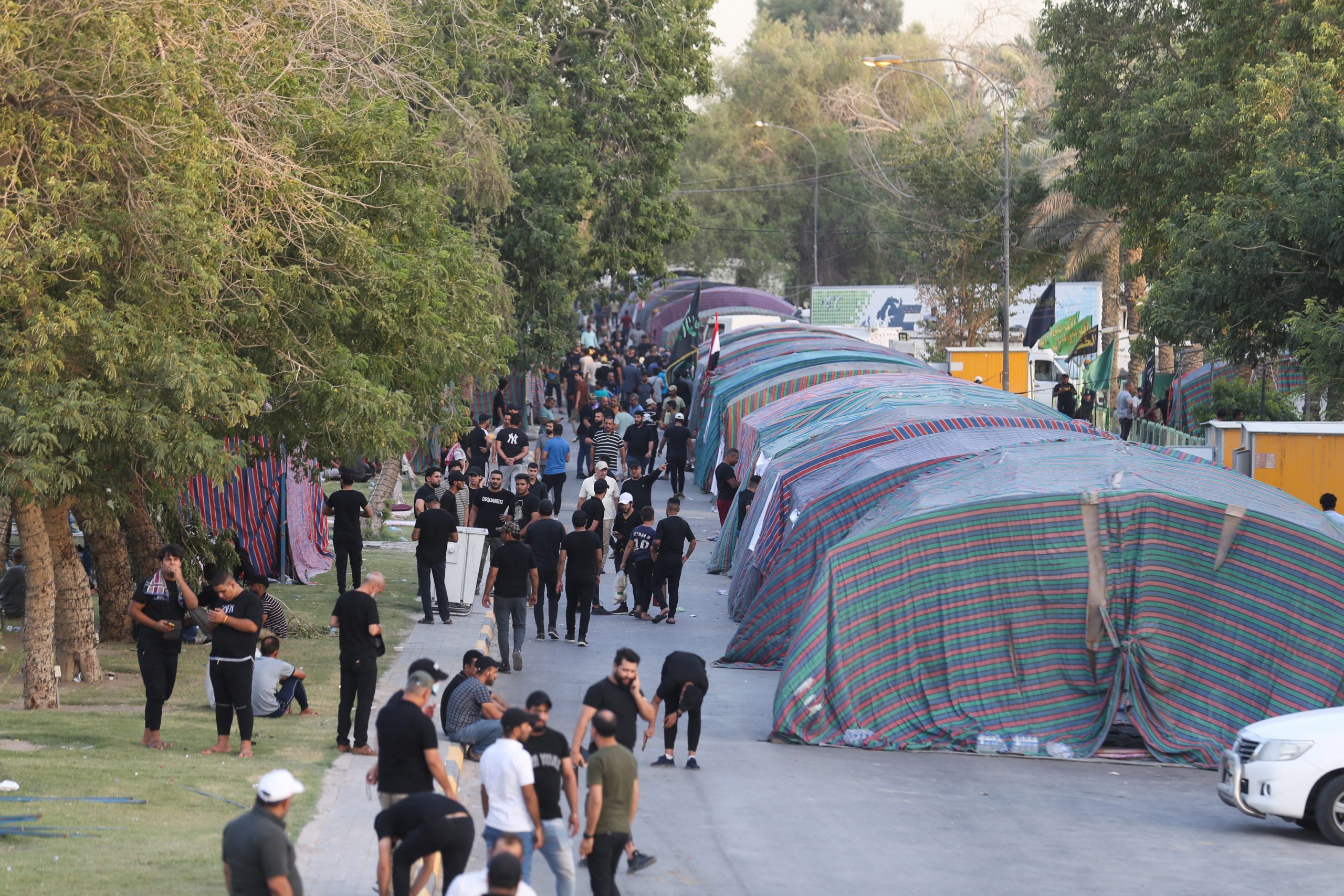 خصوم مقتدى الصدر ينهون اعتصامهم بعد تراجع أنصاره.. الإطار التنسيقي أمرهم بالعودة للمنازل والكاظمي يعلق