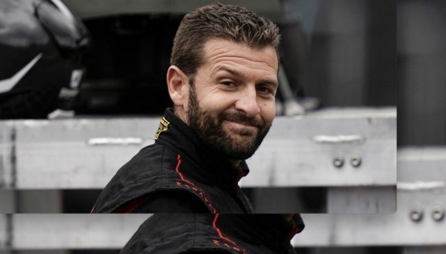 مخترع فرنسي يبحث عن 25 متطوعاً لاختبار بساط سحري.. يشبه السيارة الطائرة ويعمل بالطاقة النفاثة