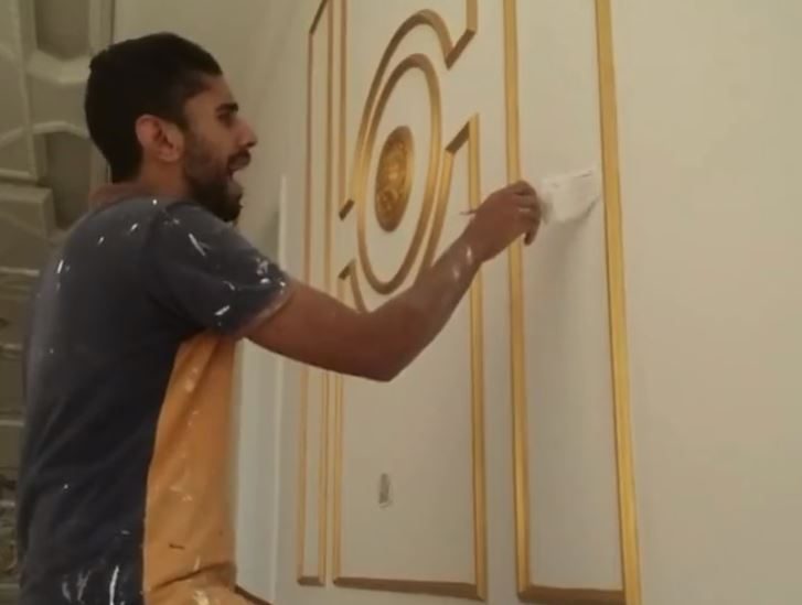 النقاش المصري الذي اشتهر بعذوبة صوته وطربه مما أثار موجة إعجاب كبيرة به/ مواقع التواصل الاجتماعي