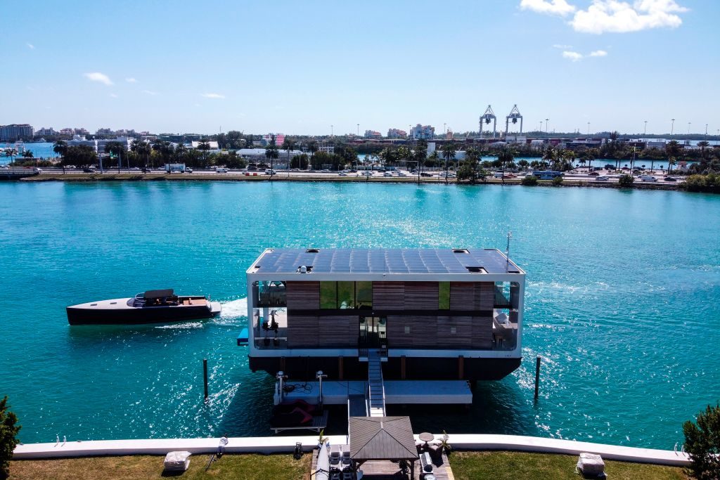 “الكبسولات” المستقبلية.. بيوت عائمة على الماء تصل كلفتها إلى 1.5 مليون دولار