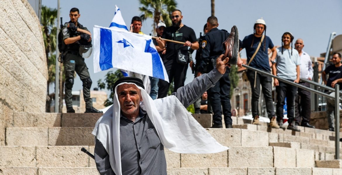 دولة تدرس التراجع عن نقل سفارتها للقدس “كي لا تخسر العرب”! تهدف لـ”إعادة احترام” القانون الدولي