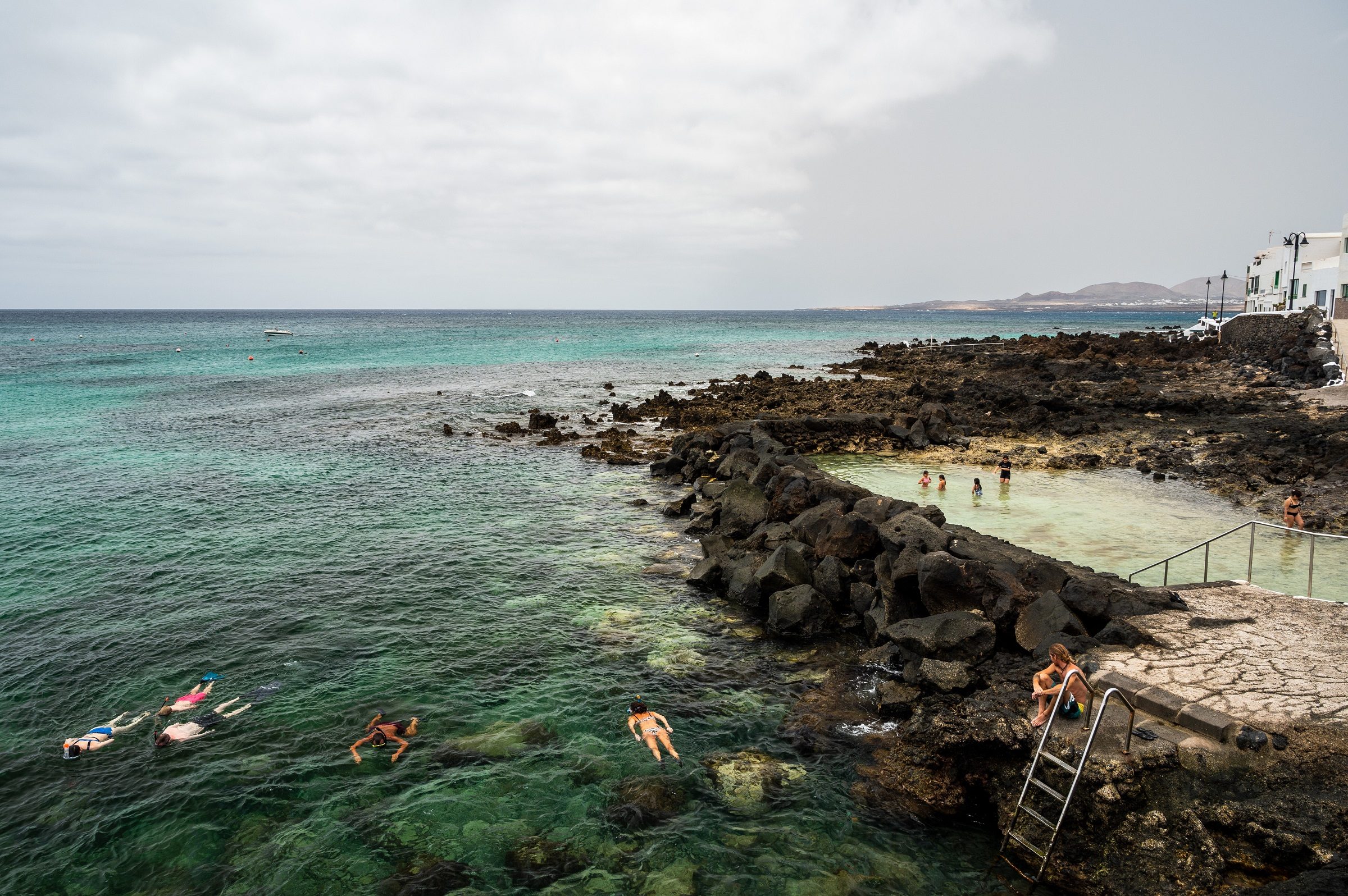 جزيرة الفزان إسبانيا فرنسا