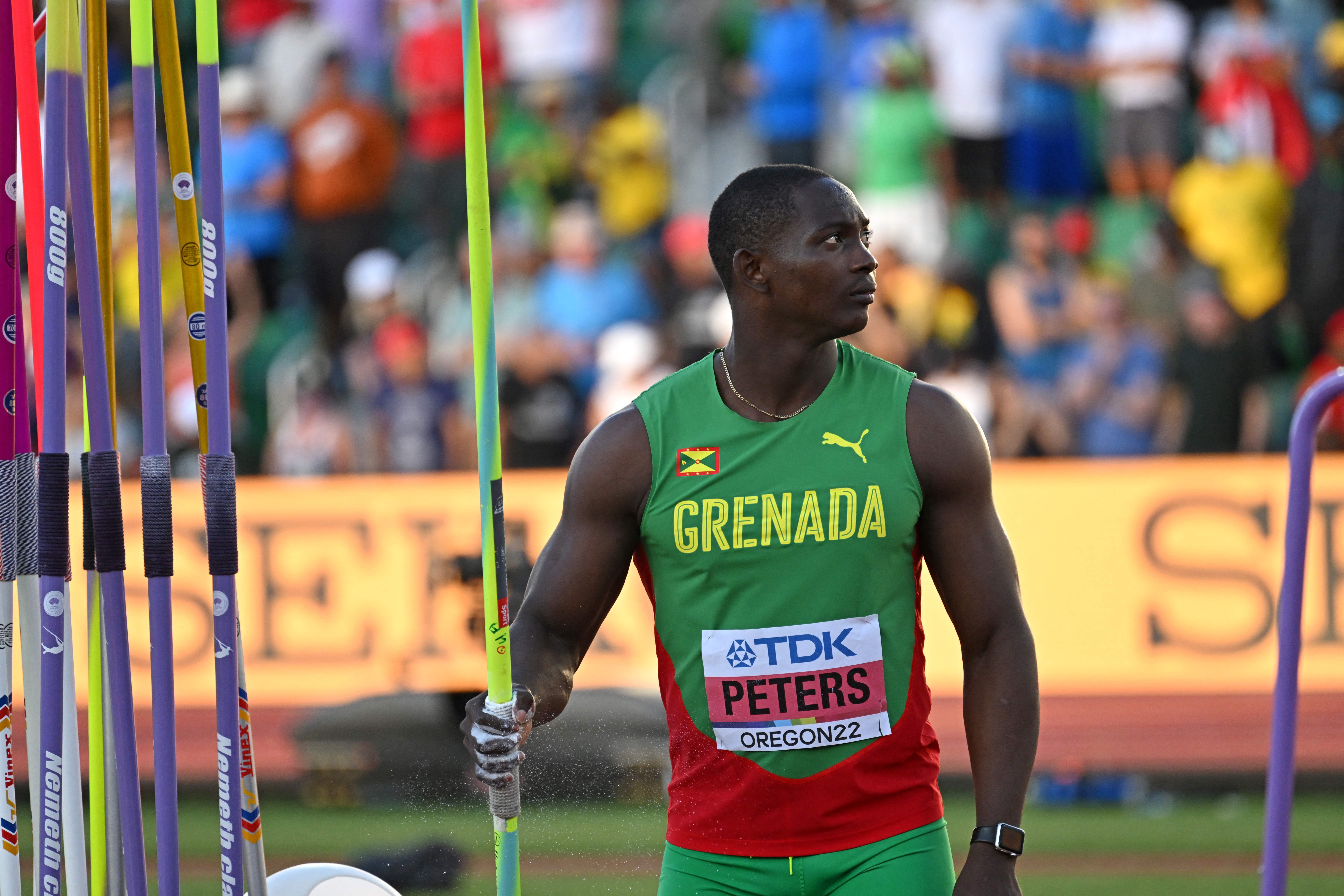 اعتداء على أندرسون على أندرسون بيترز بطل العالم في رمي الرمح - gettyimages