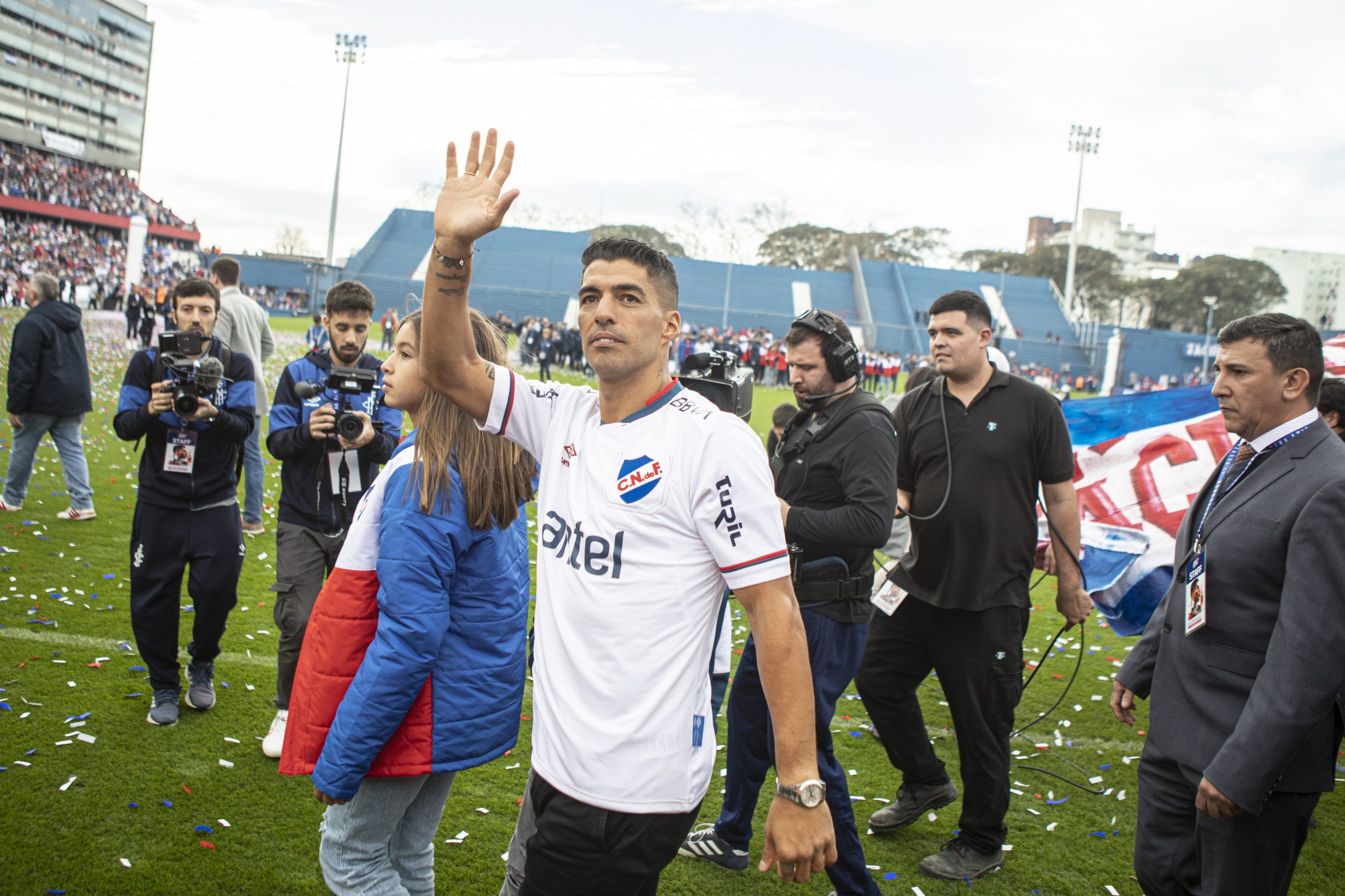 الإقبال على قميص سواريز يتسبب بأزمة - gettyimages