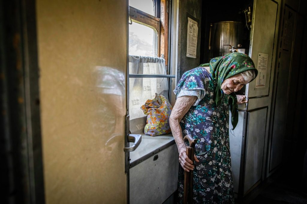 لبنان تعنيف الأم