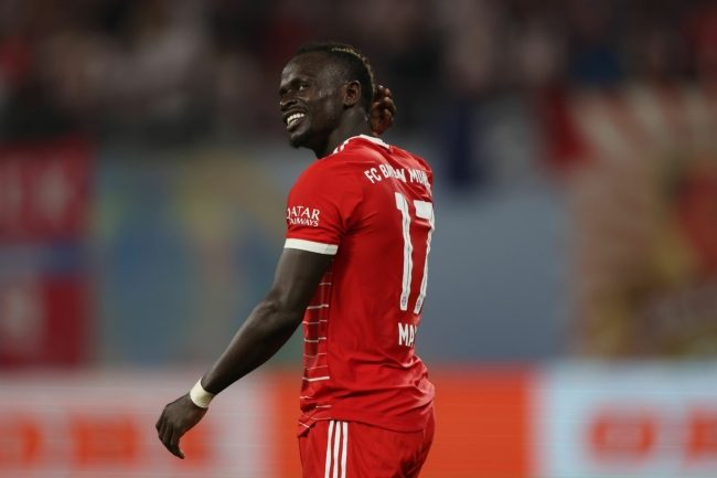 بايرن ميونخ يتعاقد مع لاعب سيعمل سائقاً لساديو ماني.. بدآ مسيرتهما معاً في السنغال
