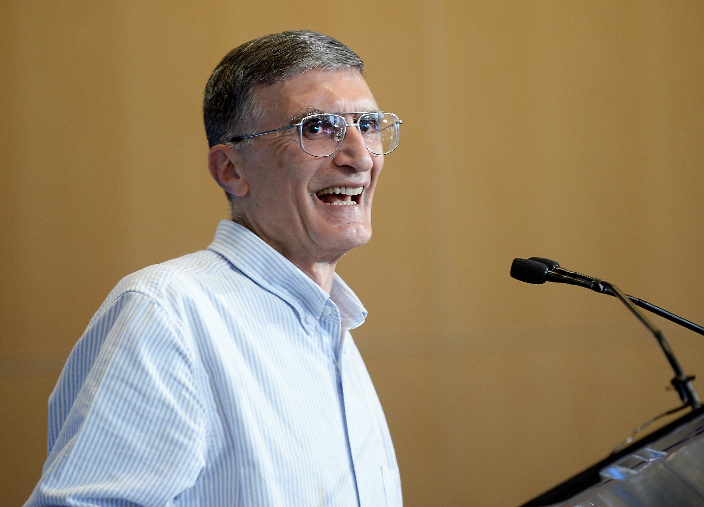 عزيز سنجار سرطان الدماغ