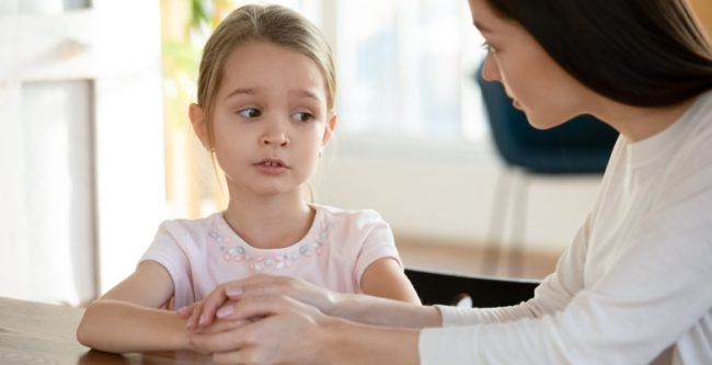 لماذا أصبحت التربية أصعب بكثير من الماضي؟ أبرز 6 تحديات تواجه الآباء والأمهات بالعصر الحديث