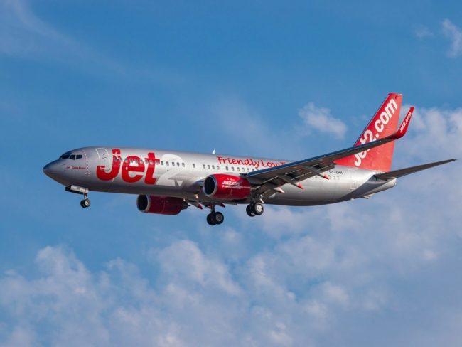 إغماء طيار بقمرة القيادة على ارتفاع 30 ألف قدم.. تسبب في حالة من الهلع بين الركاب بطائرة بريطانية