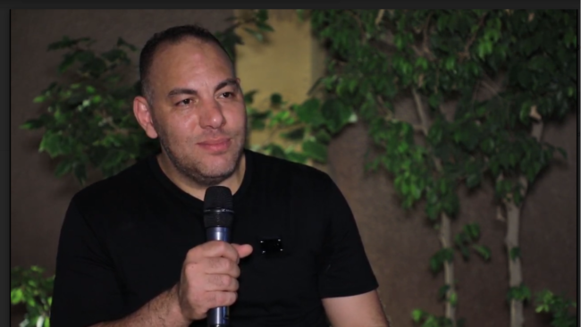 أحمد بلال لـ”عربي بوست”: خسارة الأهلي للدوري ستكون “بفعل فاعل” وأتمنى تقديم دور كوميدي لأن دمي خفيف