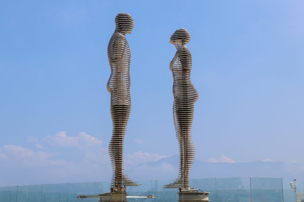 Shutter Stock/ قصة علي ونينو