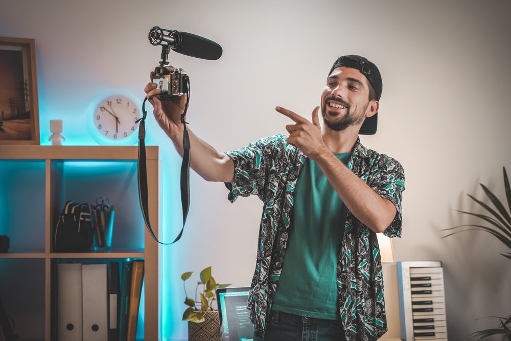 الإنلفونسرز وقصص "النجاح" سريعة التحضير/ Shutterstock تعبيرية