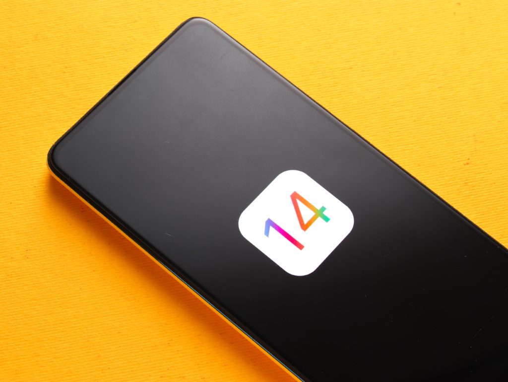 Shutter Stock/ صورة تعبيرية عن هاتف آيفون 14