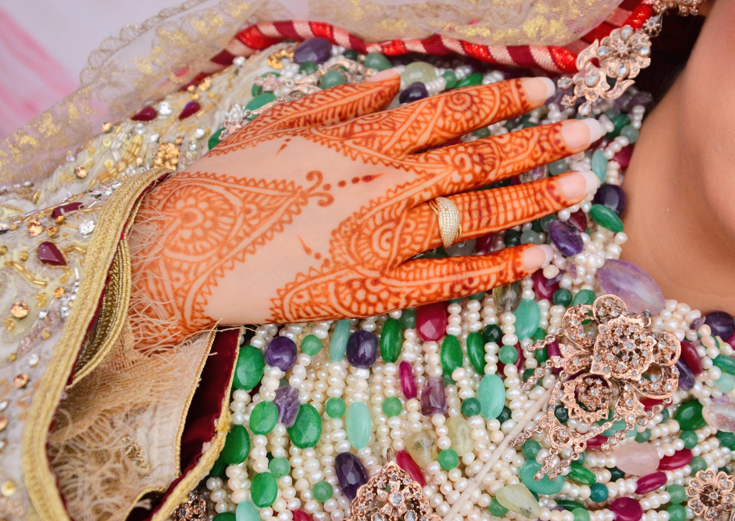 مجوهرات العروس/ shutterstock