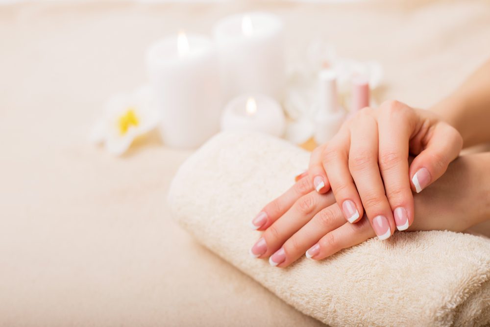 هذه الزيوت والوصفات الطبيعية ستغنيكِ عن زيارة الصالونات - ShutterStock